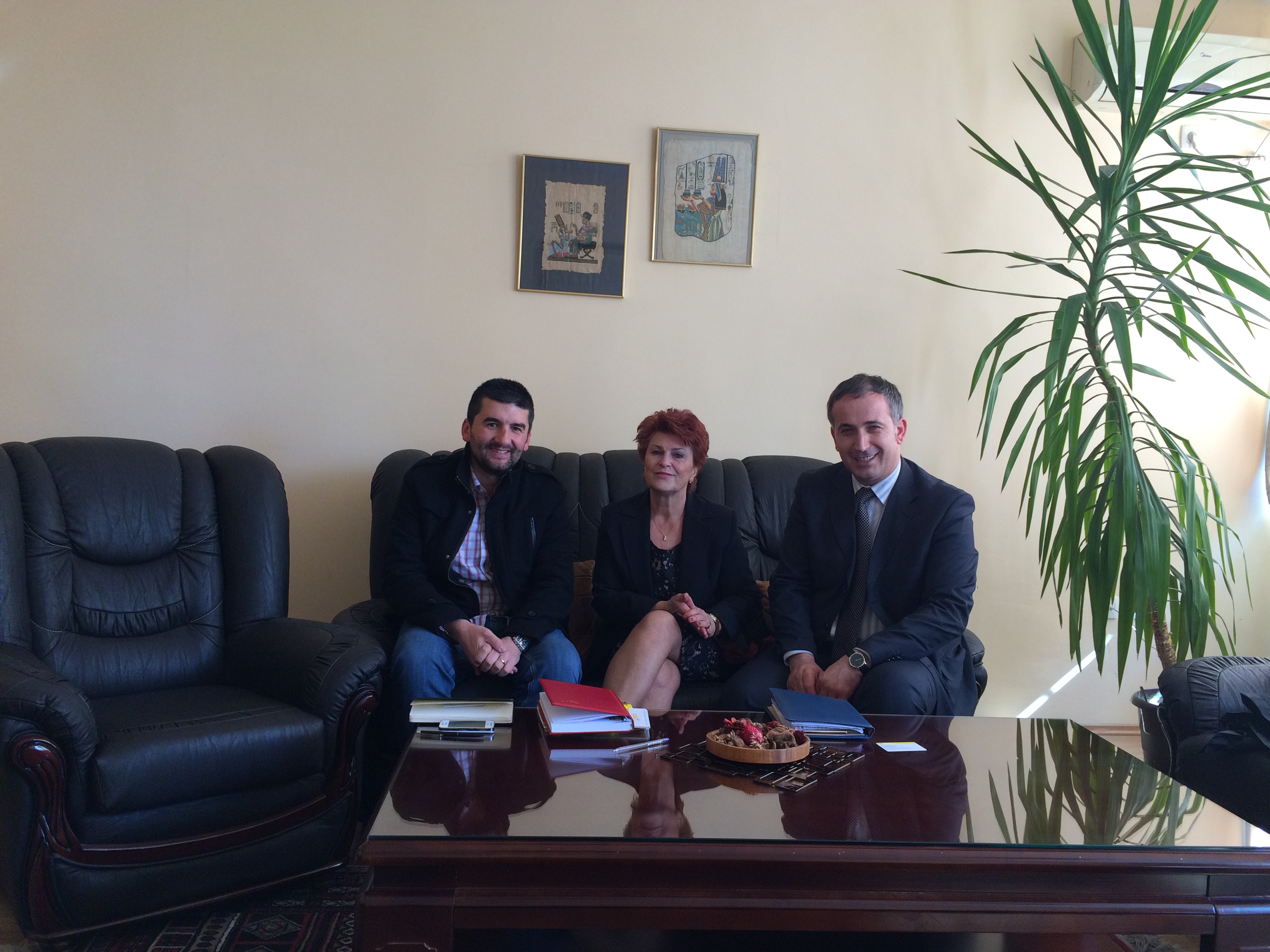 Perfaqesues te Poste Telekomit te Kosoves- Regjionit te Pejes me bashkëpunëtor  u takuan me kryetaren e Gjykates Themelore të Pejës